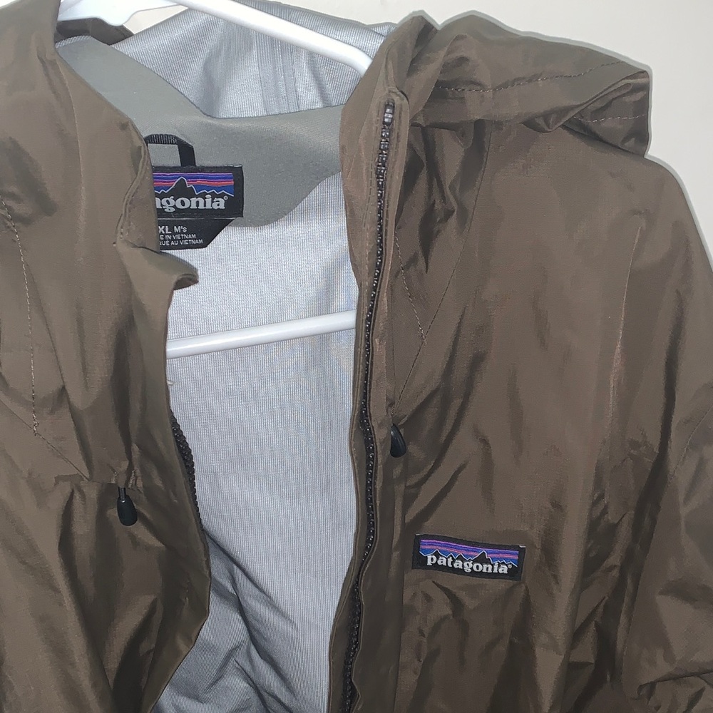 Patagonia Men's Raincoat Jacket - Picture 4 of 4